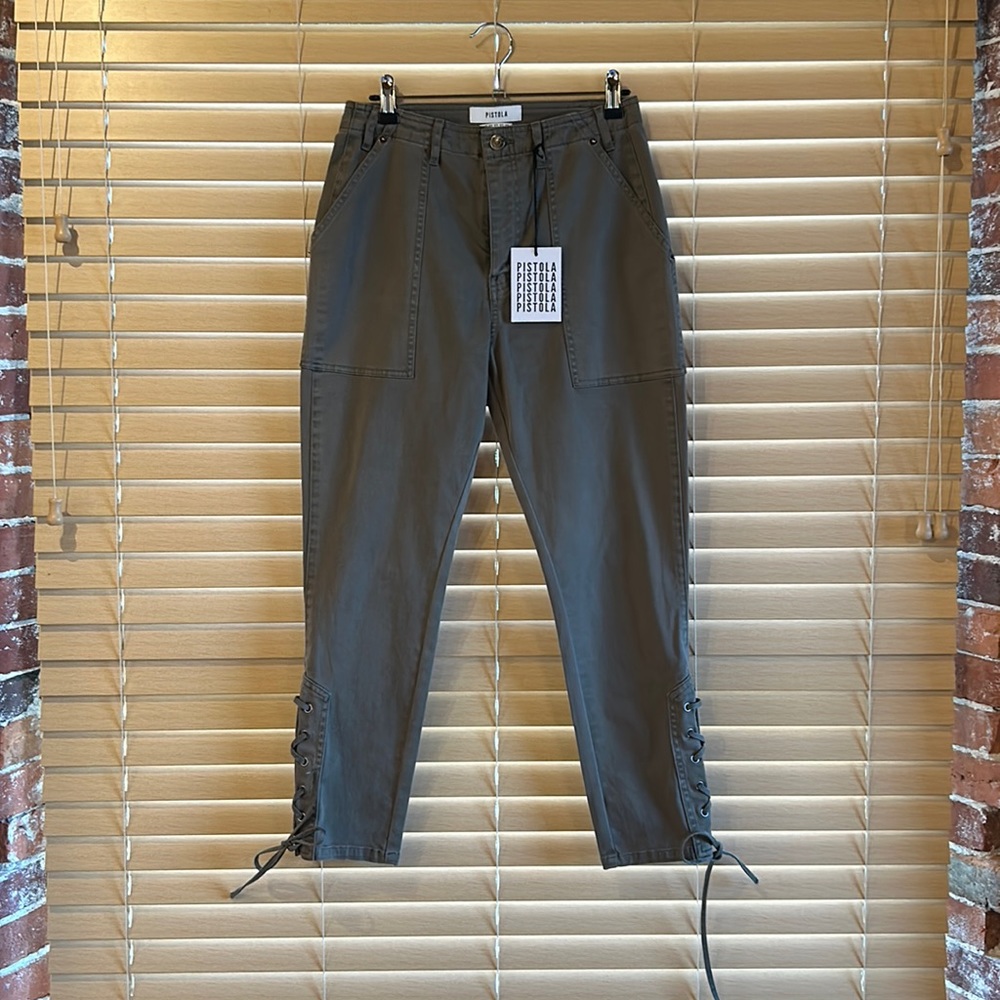 Green, laced ankle pant